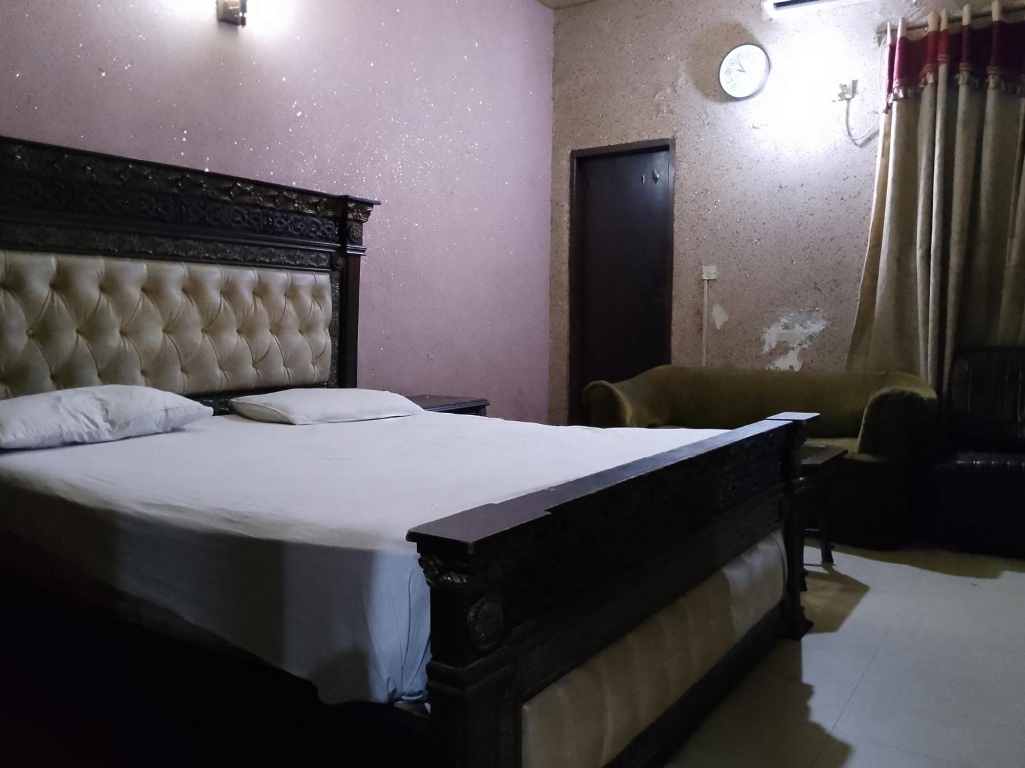 Moon Soon Hotel Lahore Zimmer foto